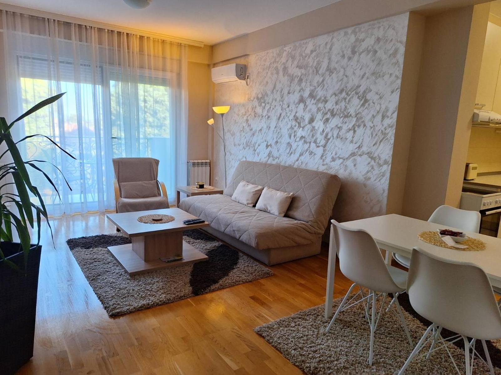 San Lägenhet Čačak Exteriör bild